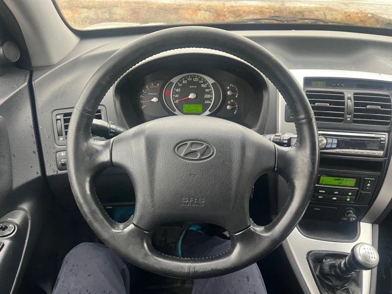 Hyundai Tucson 2.0 4* 4, снимка 11 - Автомобили и джипове - 47991683