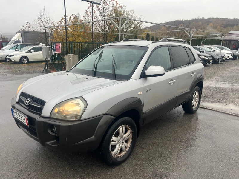 Hyundai Tucson 2.0 4* 4, снимка 8 - Автомобили и джипове - 47991683