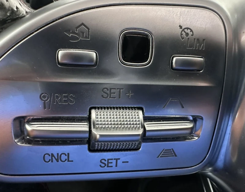 Mercedes-Benz GLA 220 d.AMG- 4MATIC.140KW.NAVI.LED.PANORAMA, снимка 8 - Автомобили и джипове - 52758302