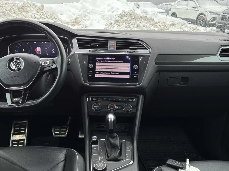 VW Tiguan Highline/ CARFAX / ЛЕД/КАМЕРА /ПОДГРЕВИ, снимка 7 - Автомобили и джипове - 53525760
