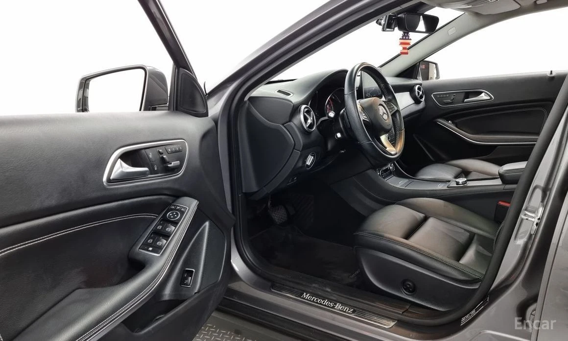 Mercedes-Benz GLA 200  - изображение 10