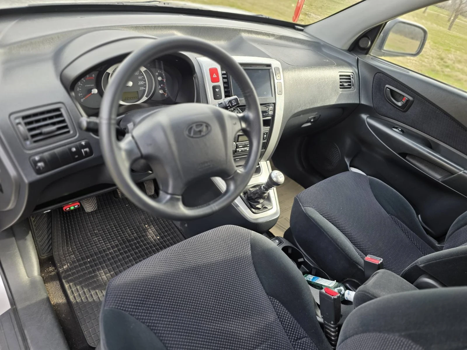 Hyundai Tucson 2.0 140 kc, снимка 10 - Автомобили и джипове - 53915837