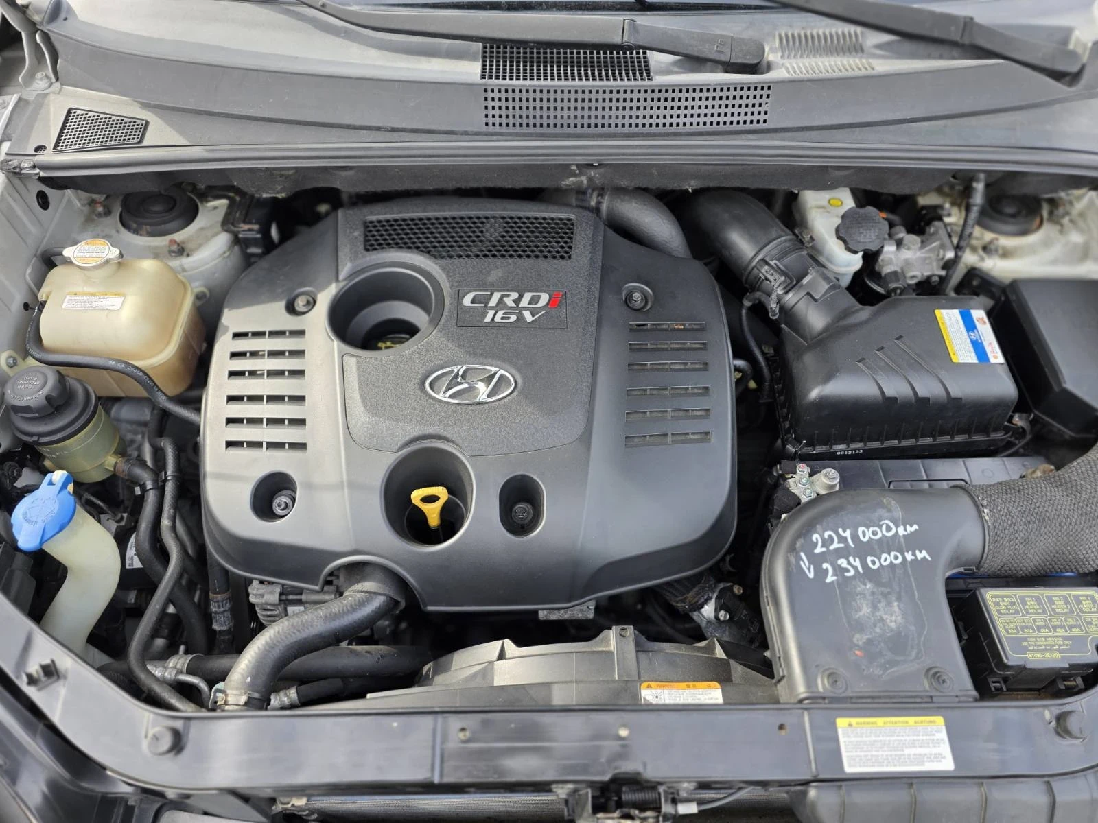 Hyundai Tucson 2.0 140 kc, снимка 9 - Автомобили и джипове - 53915837