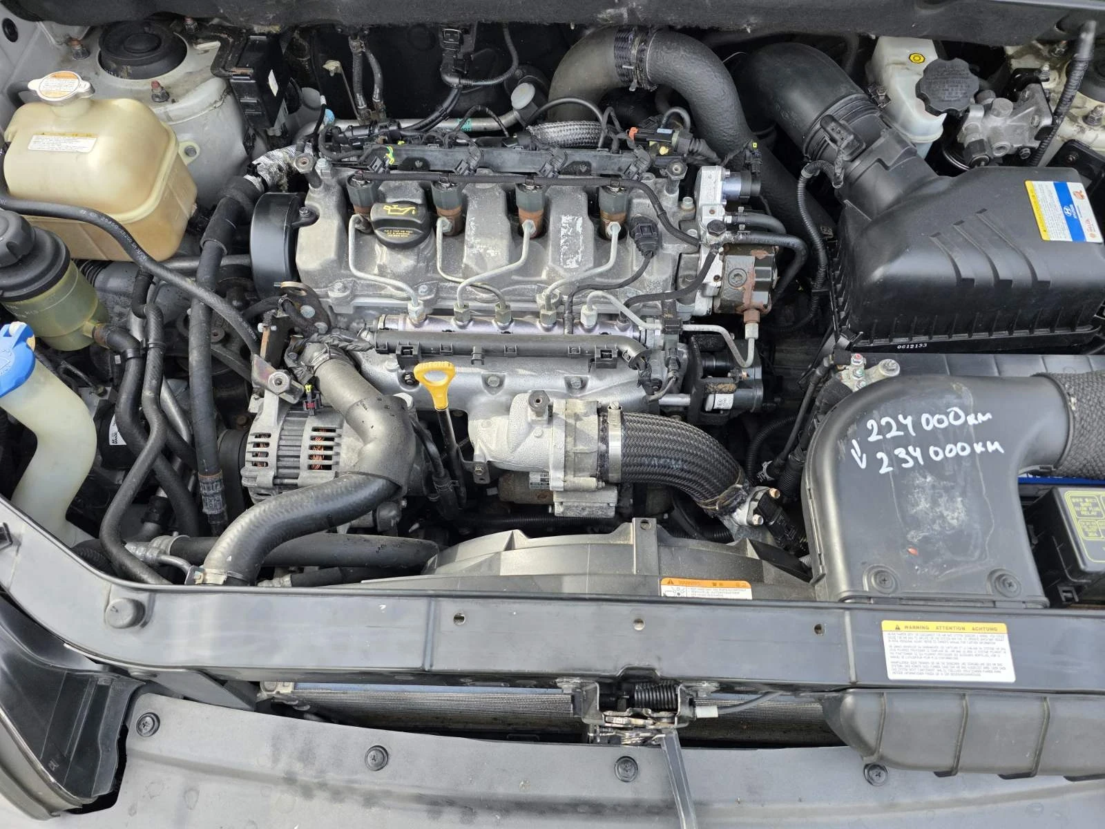 Hyundai Tucson 2.0 140 kc, снимка 8 - Автомобили и джипове - 53915837