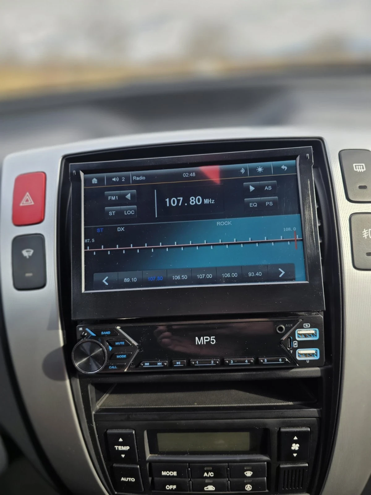 Hyundai Tucson 2.0 140 kc, снимка 16 - Автомобили и джипове - 53915837