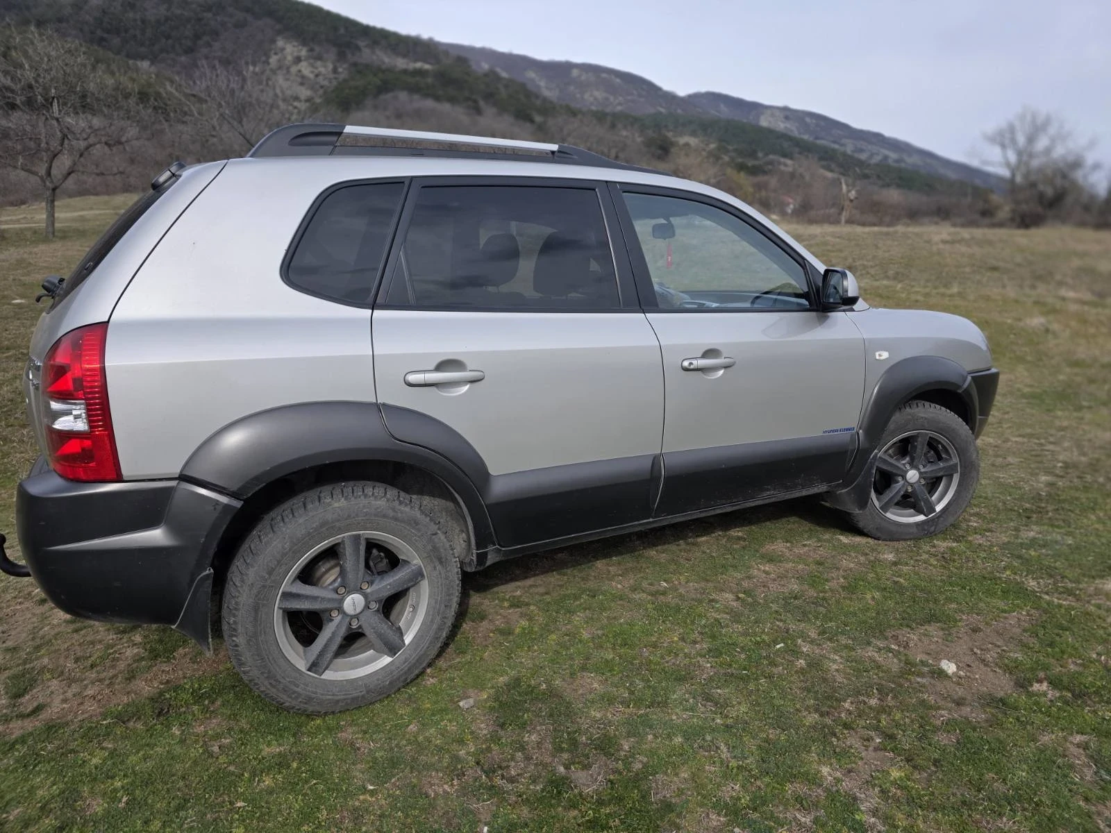 Hyundai Tucson 2.0 140 kc, снимка 3 - Автомобили и джипове - 53915837