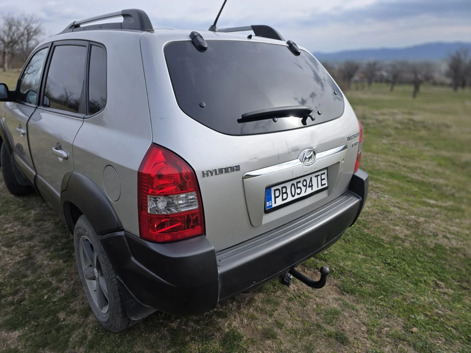 Hyundai Tucson 2.0 140 kc, снимка 6 - Автомобили и джипове - 53915837