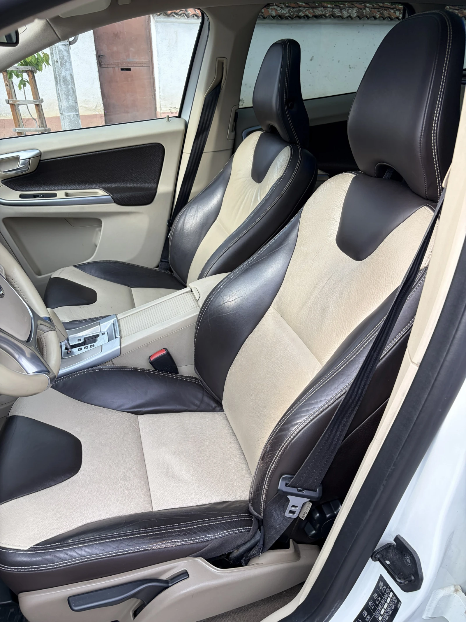 Volvo XC60 2.4D 205Hp, снимка 10 - Автомобили и джипове - 54489493