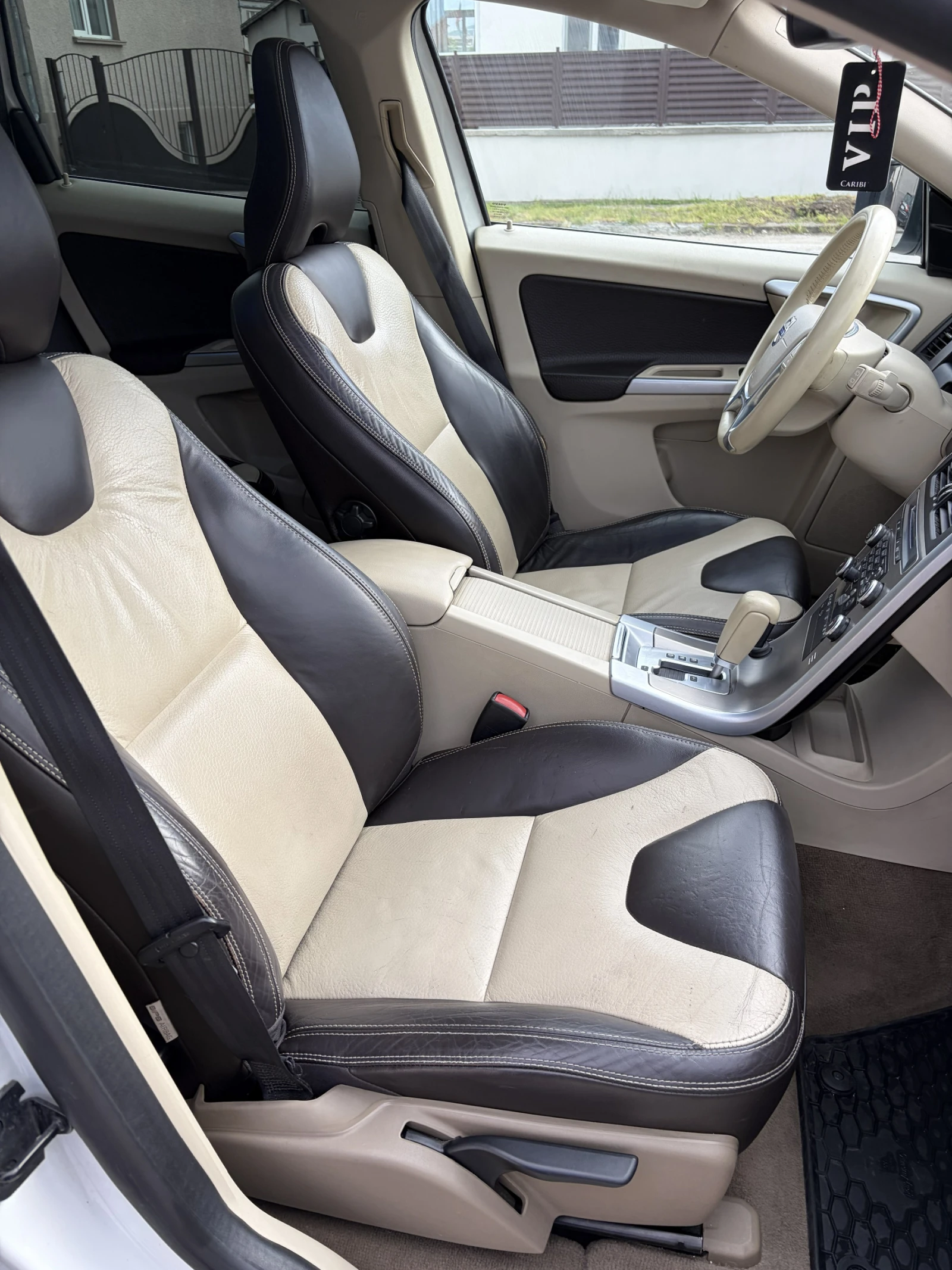 Volvo XC60 2.4D 205Hp, снимка 7 - Автомобили и джипове - 54489493