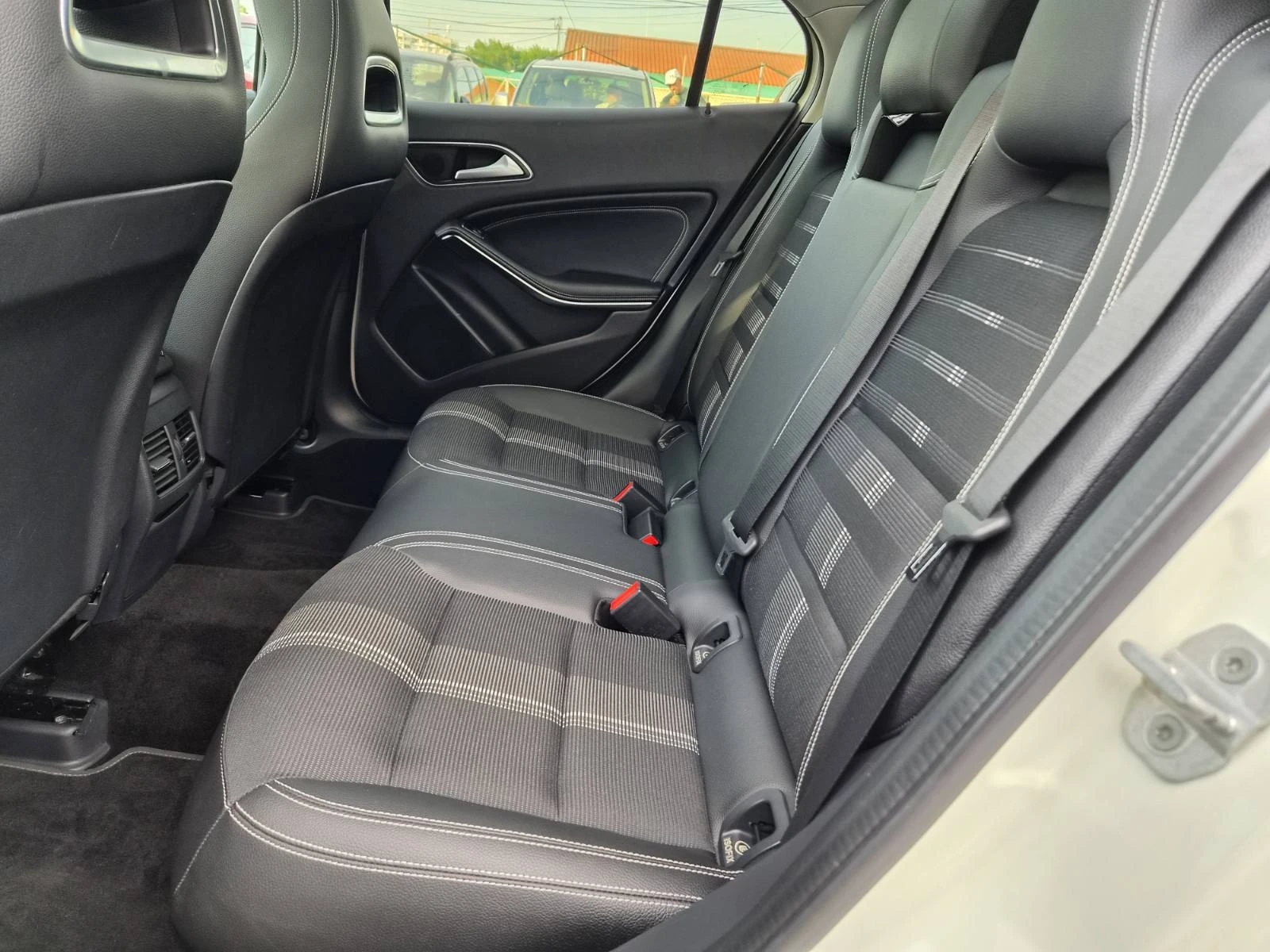 Mercedes-Benz GLA 200 CDI-FACE LIFT-ПАНОРАМА-193000km, снимка 14 - Автомобили и джипове - 54859799