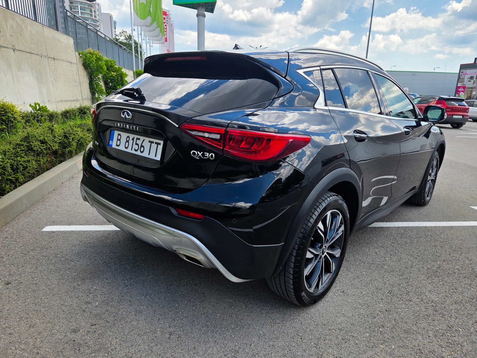 Infiniti QX30, снимка 5 - Автомобили и джипове - 55282585