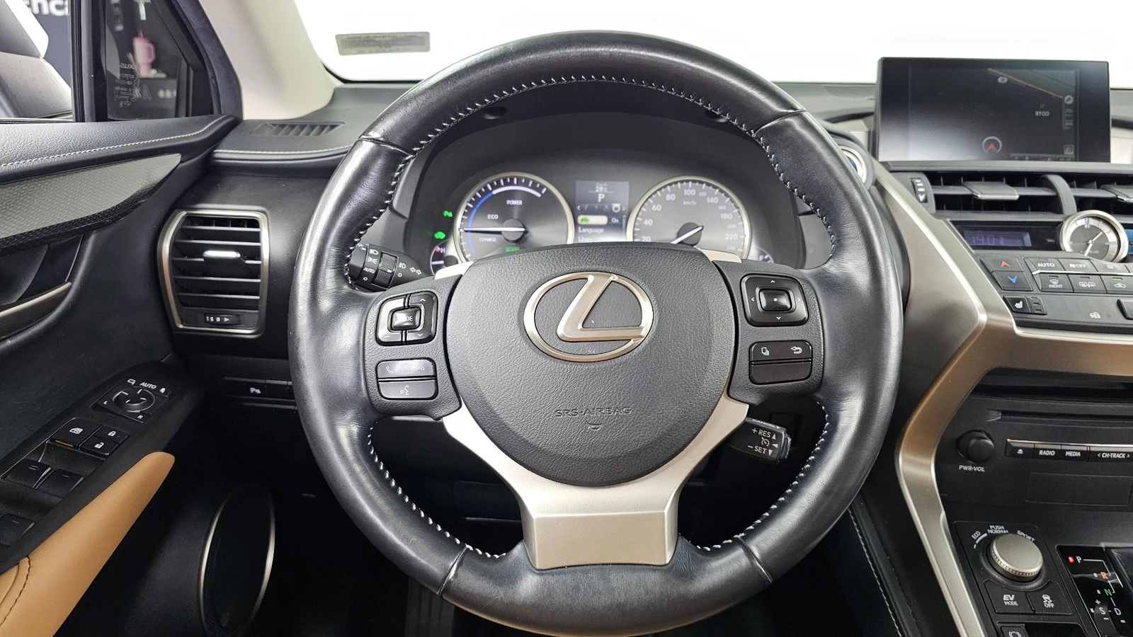 Lexus NX 300h* ЛЮК* ПОДГРЕВ ВОЛАН* КРАЙНА ЦЕНА, снимка 13 - Автомобили и джипове - 55349993