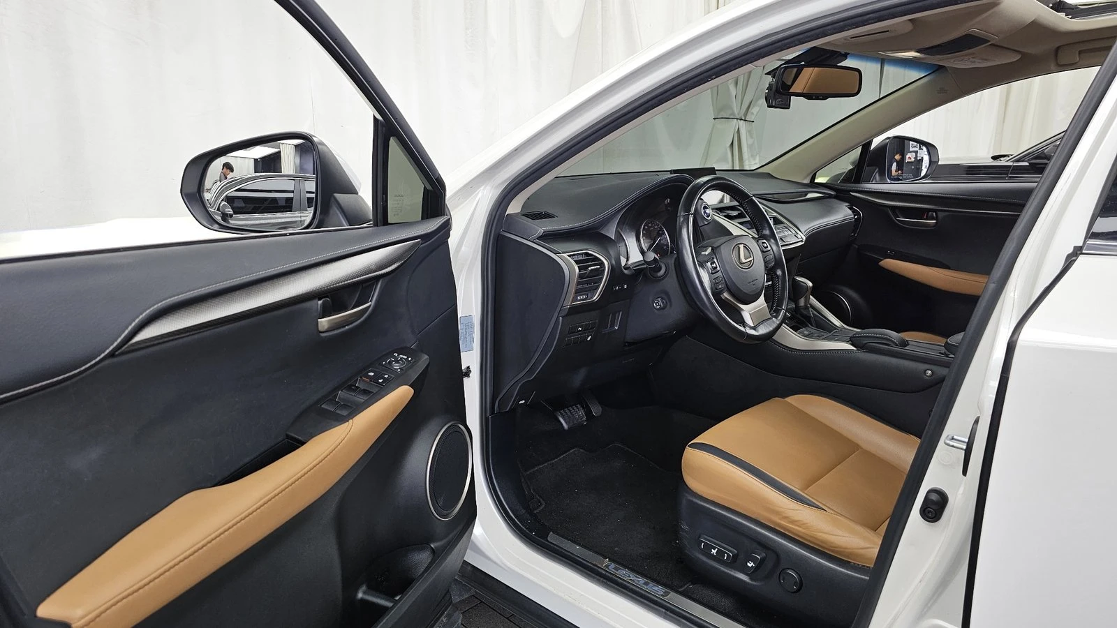 Lexus NX 300h* ЛЮК* ПОДГРЕВ ВОЛАН* КРАЙНА ЦЕНА, снимка 10 - Автомобили и джипове - 55349993