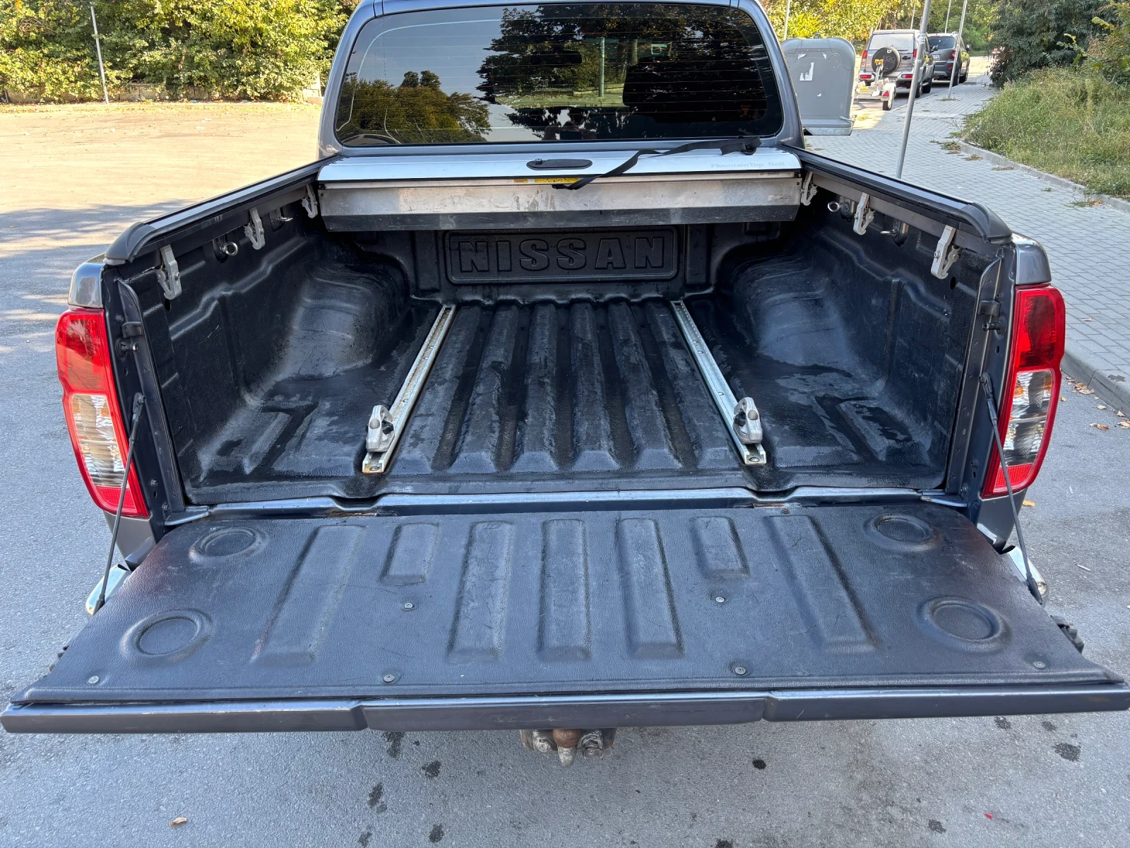 Nissan Navara, снимка 17 - Автомобили и джипове - 56448866