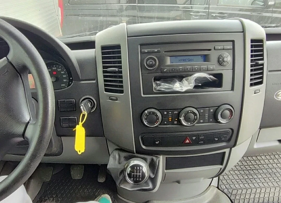 VW Caravelle  - изображение 5