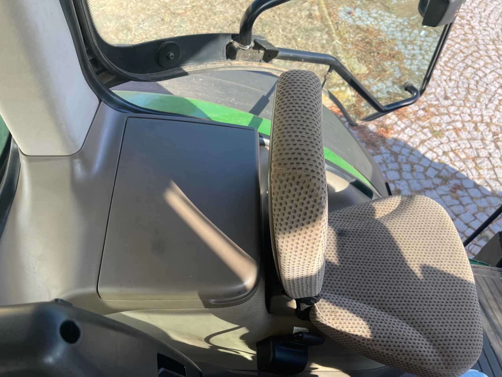  John Deere 8400R POWER SHIFT E-23  | Mobile.bg   16