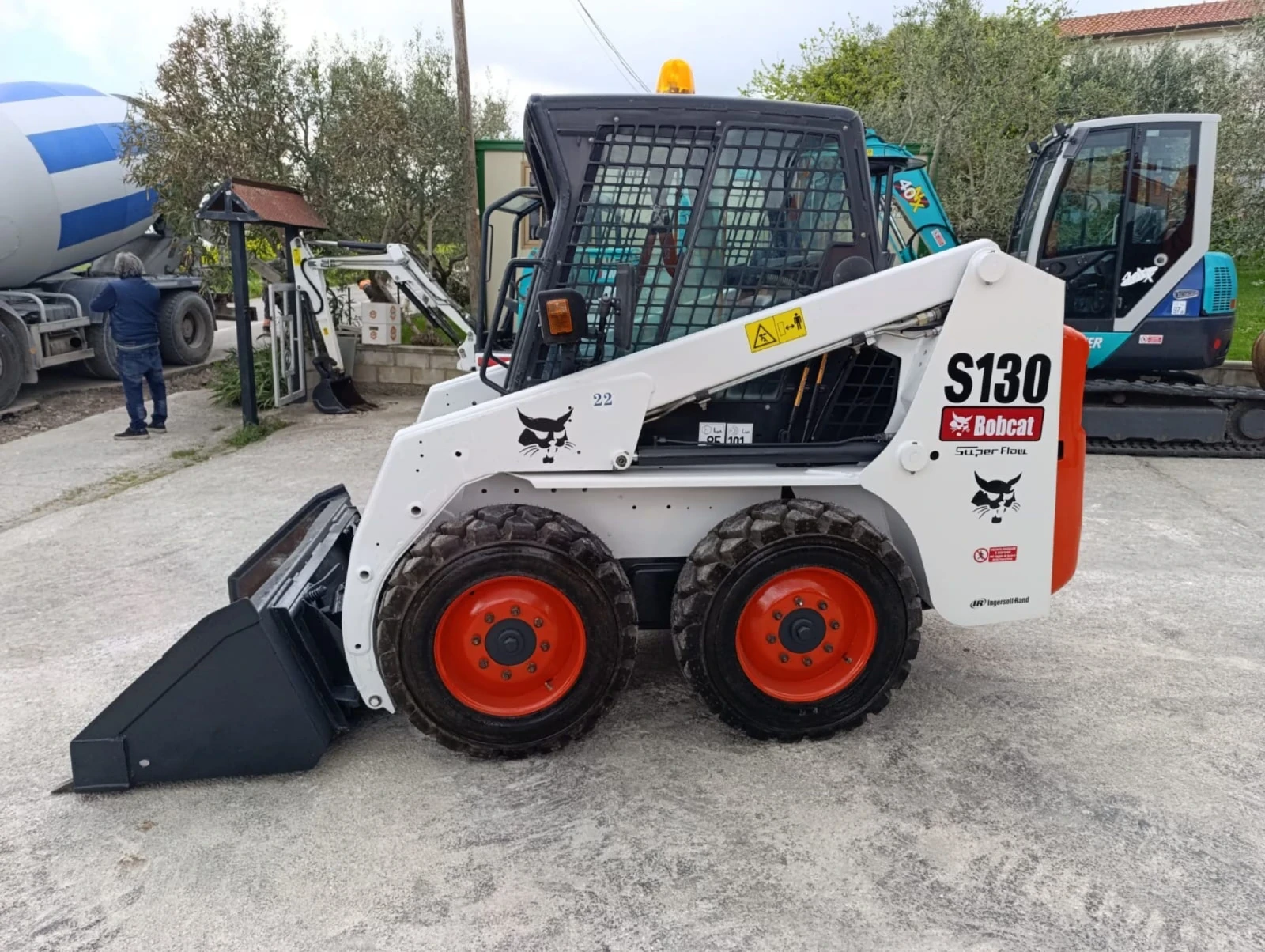 Мини челни товарачи Bobcat S130 superflow | Mobile.bg — изображение 1