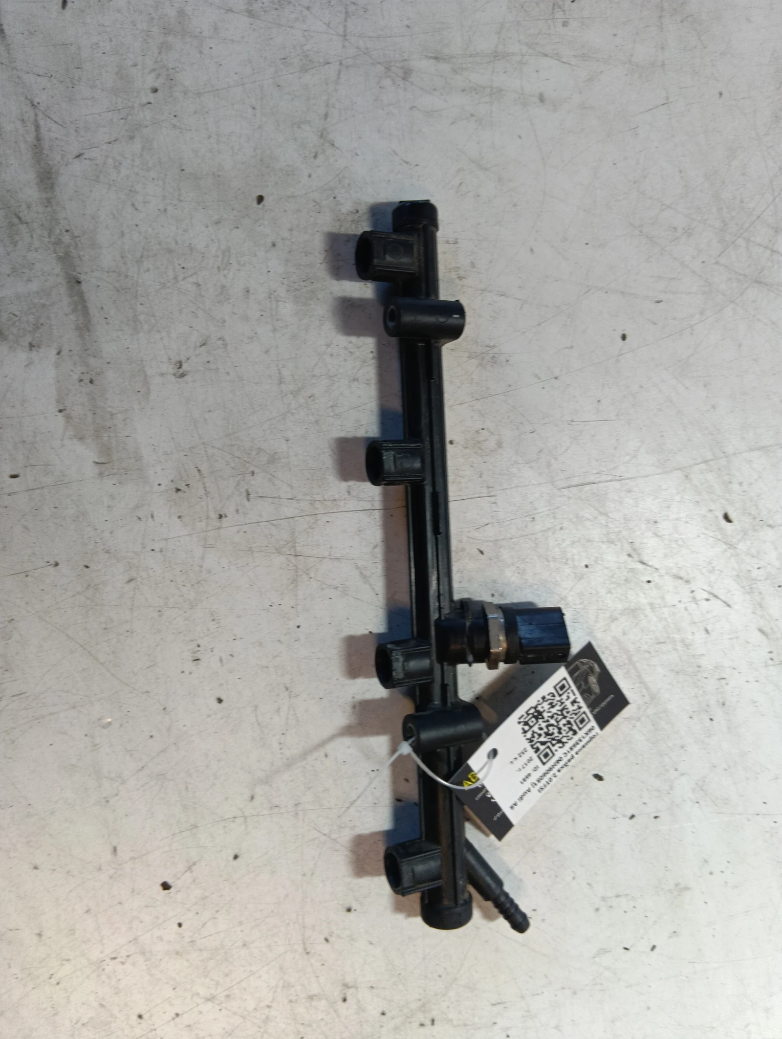 горивна рейка 2.0TFSI 06K133681C 06H906051J Audi A6