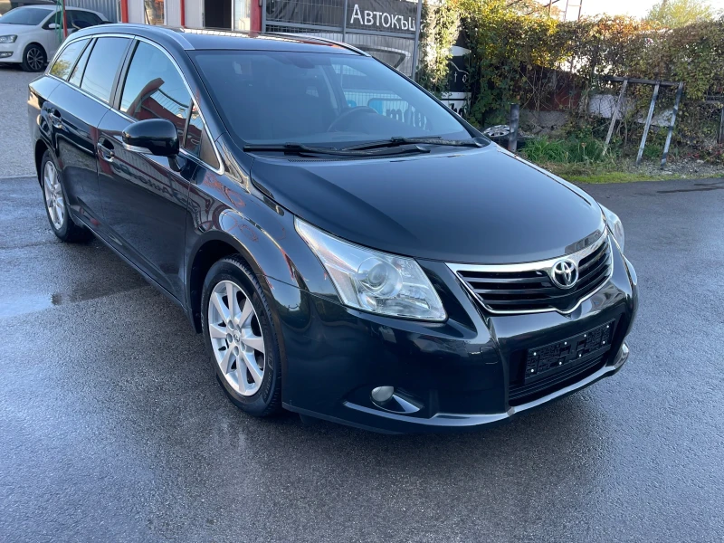 Toyota Avensis III, 1.8i-Бензин, Автомат, Панорама, Keyless, Нави, снимка 2 - Автомобили и джипове - 47645209