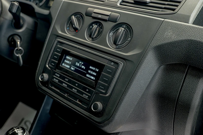 VW Caddy 2.0TDI/Товарен, снимка 10 - Автомобили и джипове - 50477461