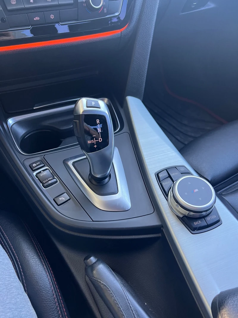 BMW 320 Zf8, снимка 7 - Автомобили и джипове - 52337894