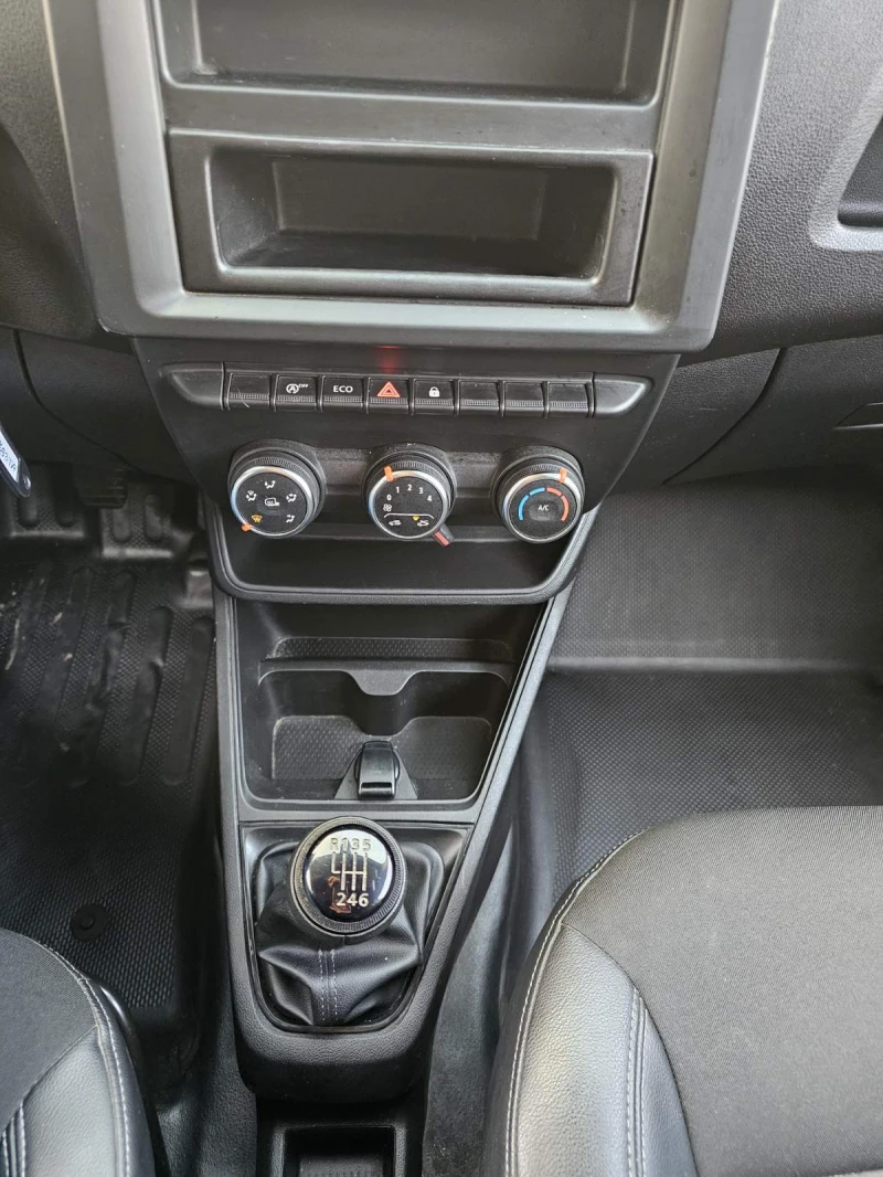 Renault Express dCi 95 к.с. Дизел Stop & Start, снимка 9 - Автомобили и джипове - 52773358