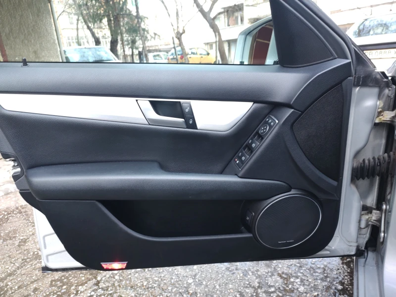 Mercedes-Benz C 200 1.8 TURBO, снимка 9 - Автомобили и джипове - 52909554