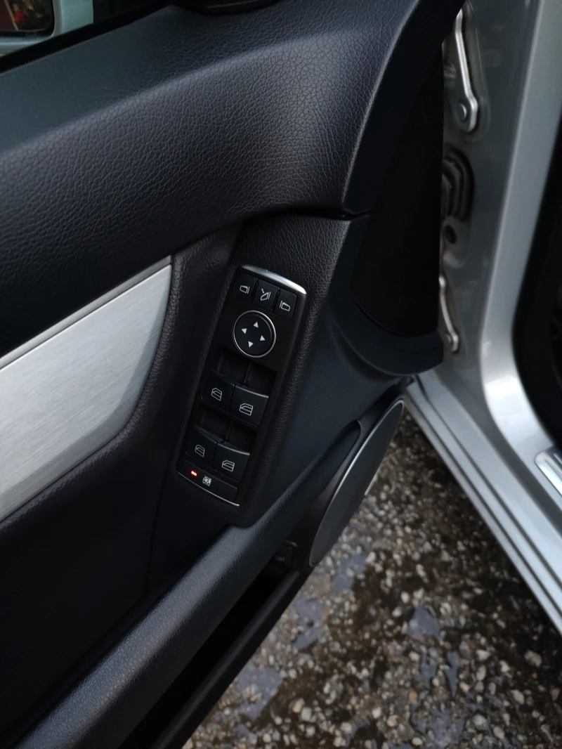 Mercedes-Benz C 200 1.8 TURBO, снимка 11 - Автомобили и джипове - 52909554