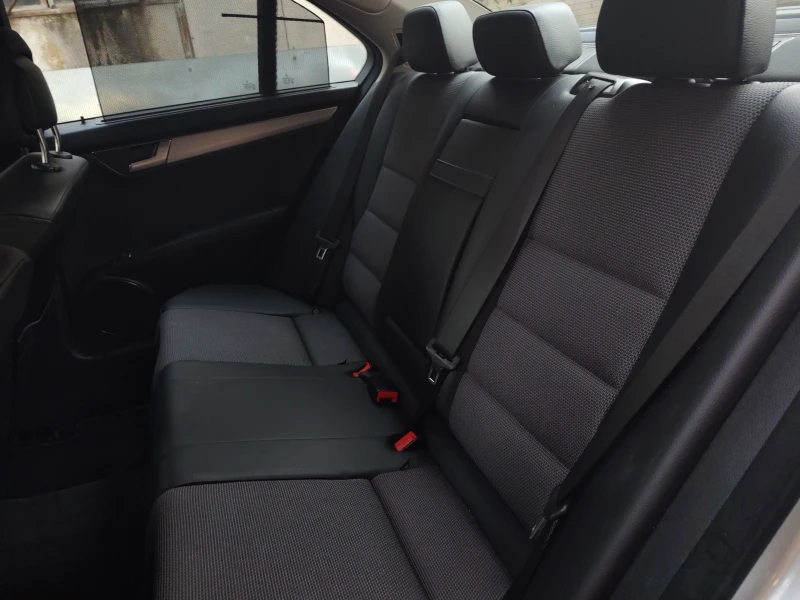 Mercedes-Benz C 200 1.8 TURBO, снимка 15 - Автомобили и джипове - 52909554