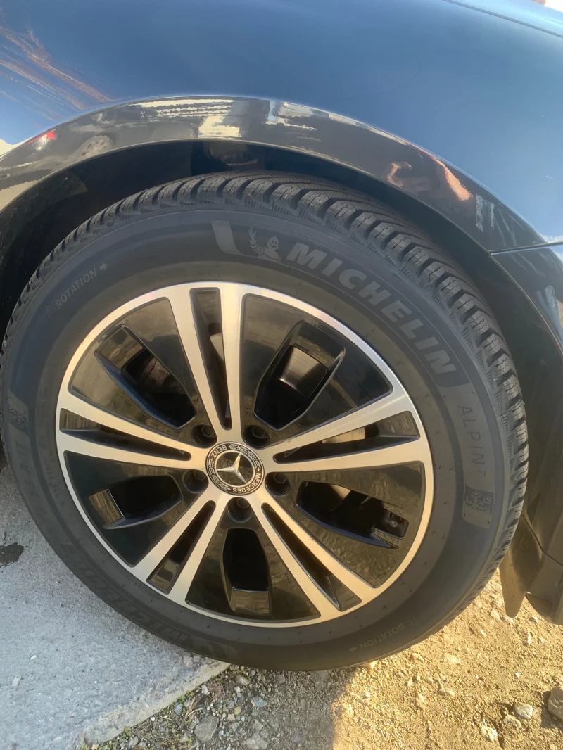 Mercedes-Benz E 220 9G- Tronic* Distronic* Blind-Spot Assist* , снимка 8 - Автомобили и джипове - 53083411