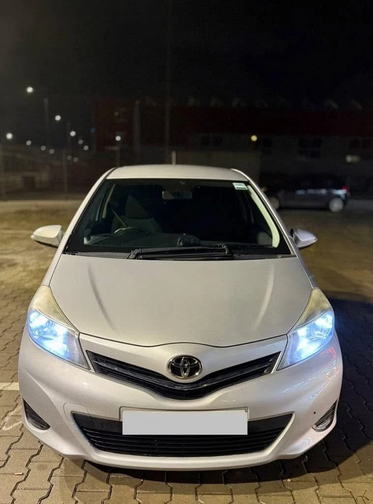 Toyota Yaris 1.3i VVT-i, снимка 1 - Автомобили и джипове - 48770000