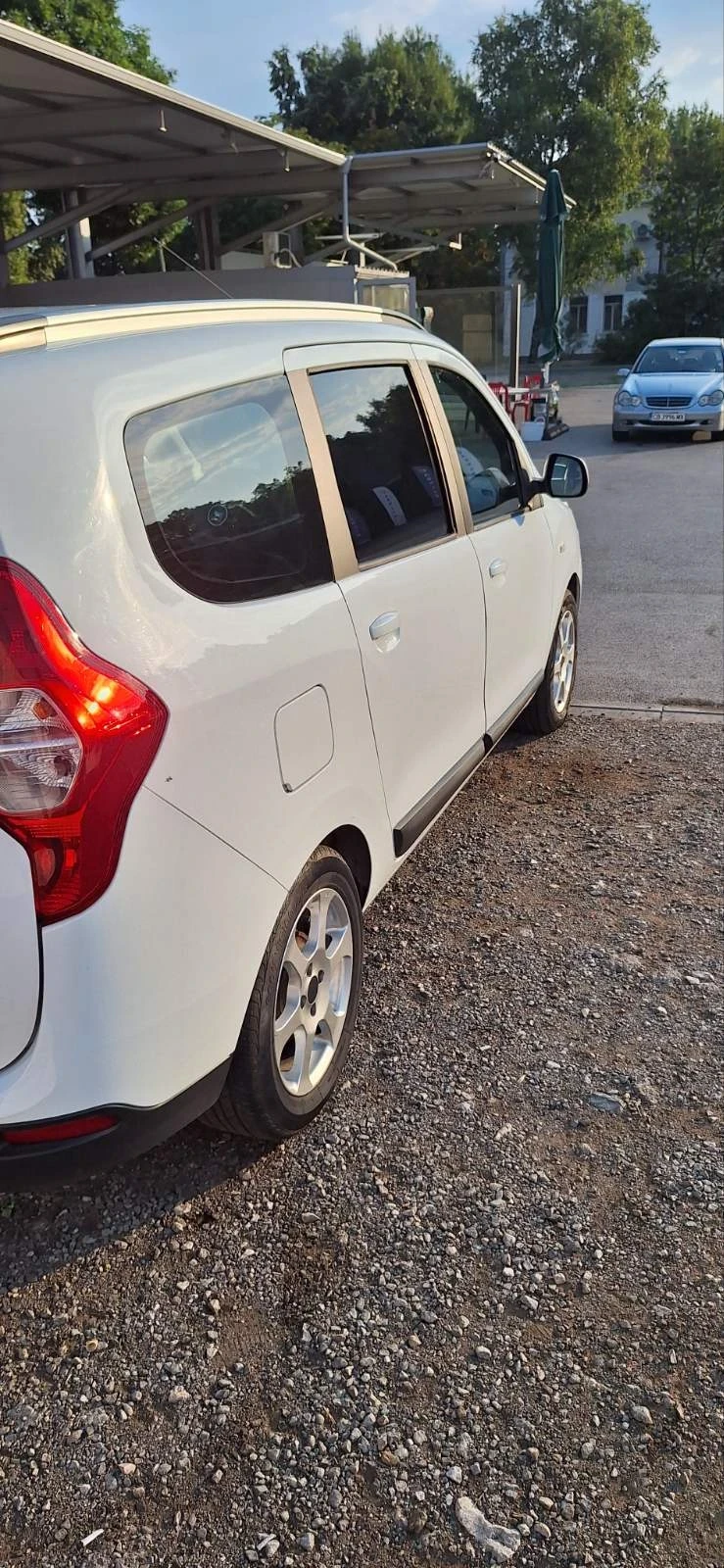 Dacia Lodgy 1.2, снимка 7 - Автомобили и джипове - 54113114