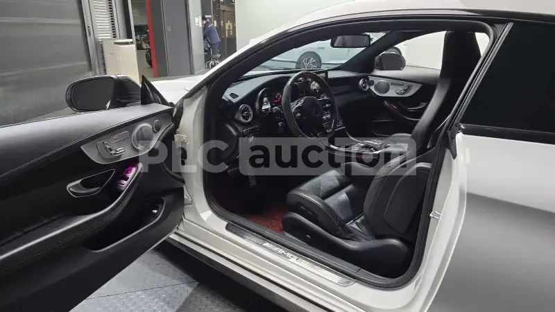 Mercedes-Benz C 63 AMG AMG* ОБДУХВАНЕ* ПОДГРЕВИ, снимка 11 - Автомобили и джипове - 54182712