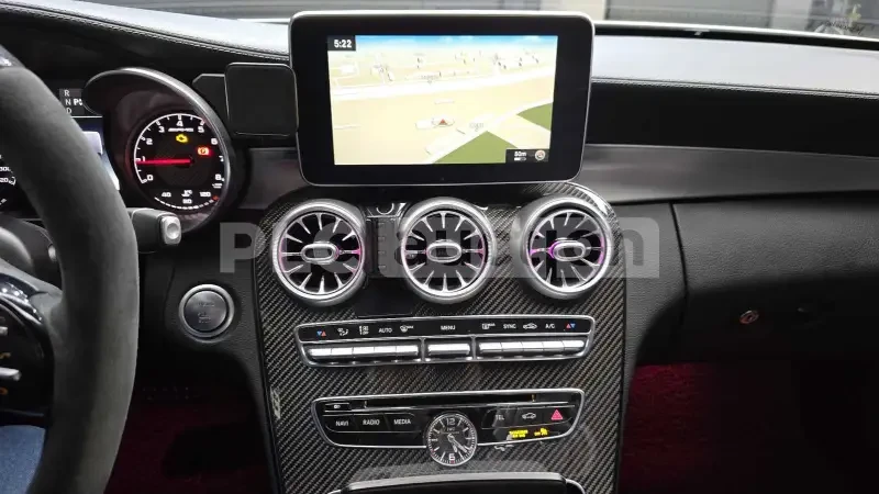 Mercedes-Benz C 63 AMG AMG* ОБДУХВАНЕ* ПОДГРЕВИ, снимка 17 - Автомобили и джипове - 54182712