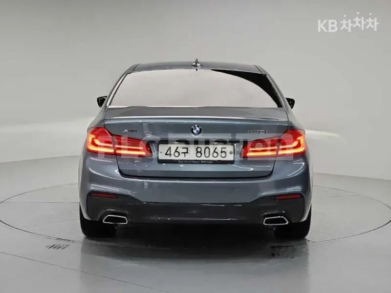 BMW 530 M SPORT | XDRIVE | 360 | 2 KEYS, снимка 3 - Автомобили и джипове - 55930844