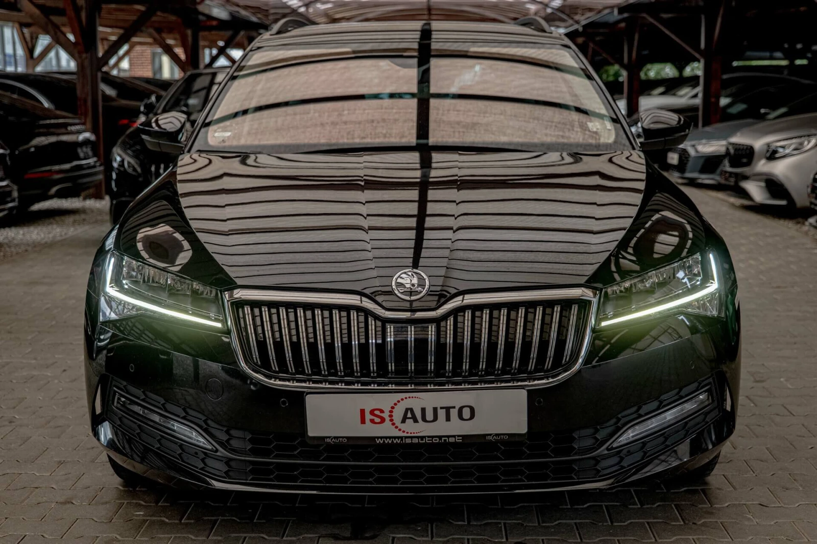 Skoda Superb 2.0TDI/4X4/AirCare/Подгрев/Дистроник/Ambition, снимка 1
