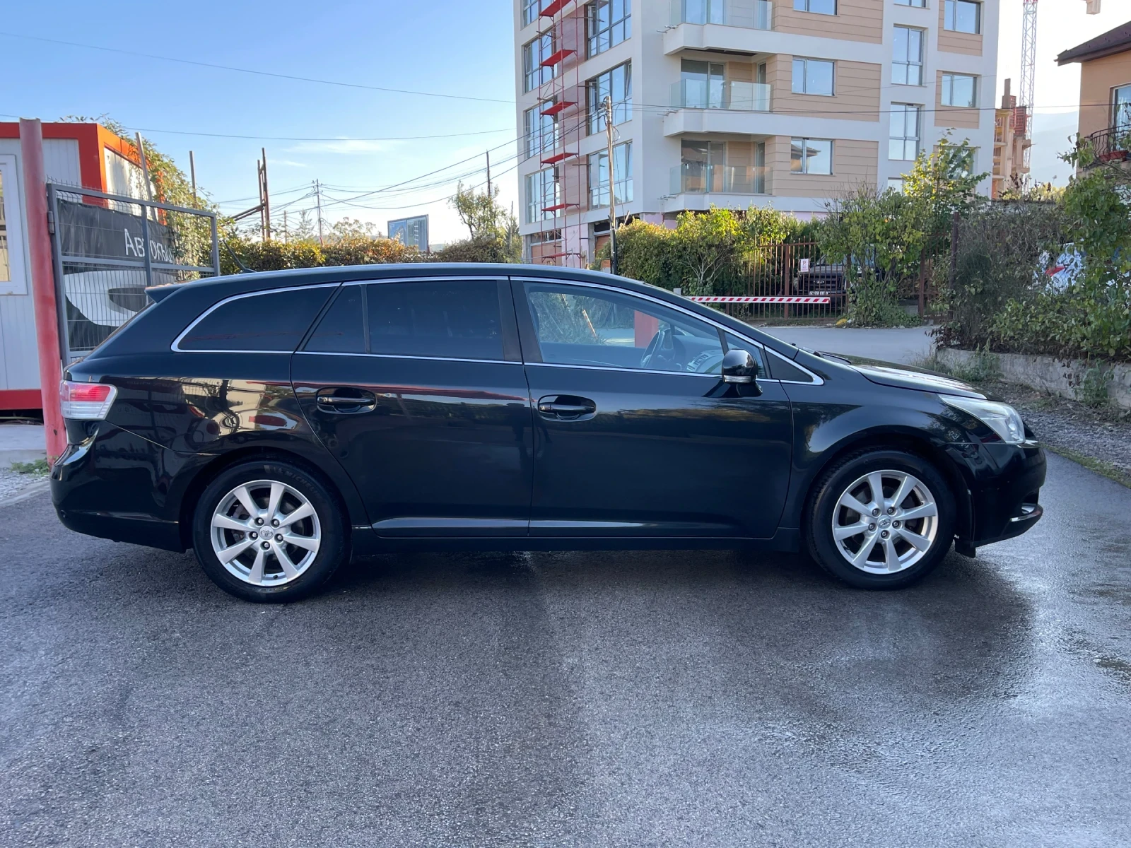 Toyota Avensis III, 1.8i-Бензин, Автомат, Панорама, Keyless, Нави - изображение 5