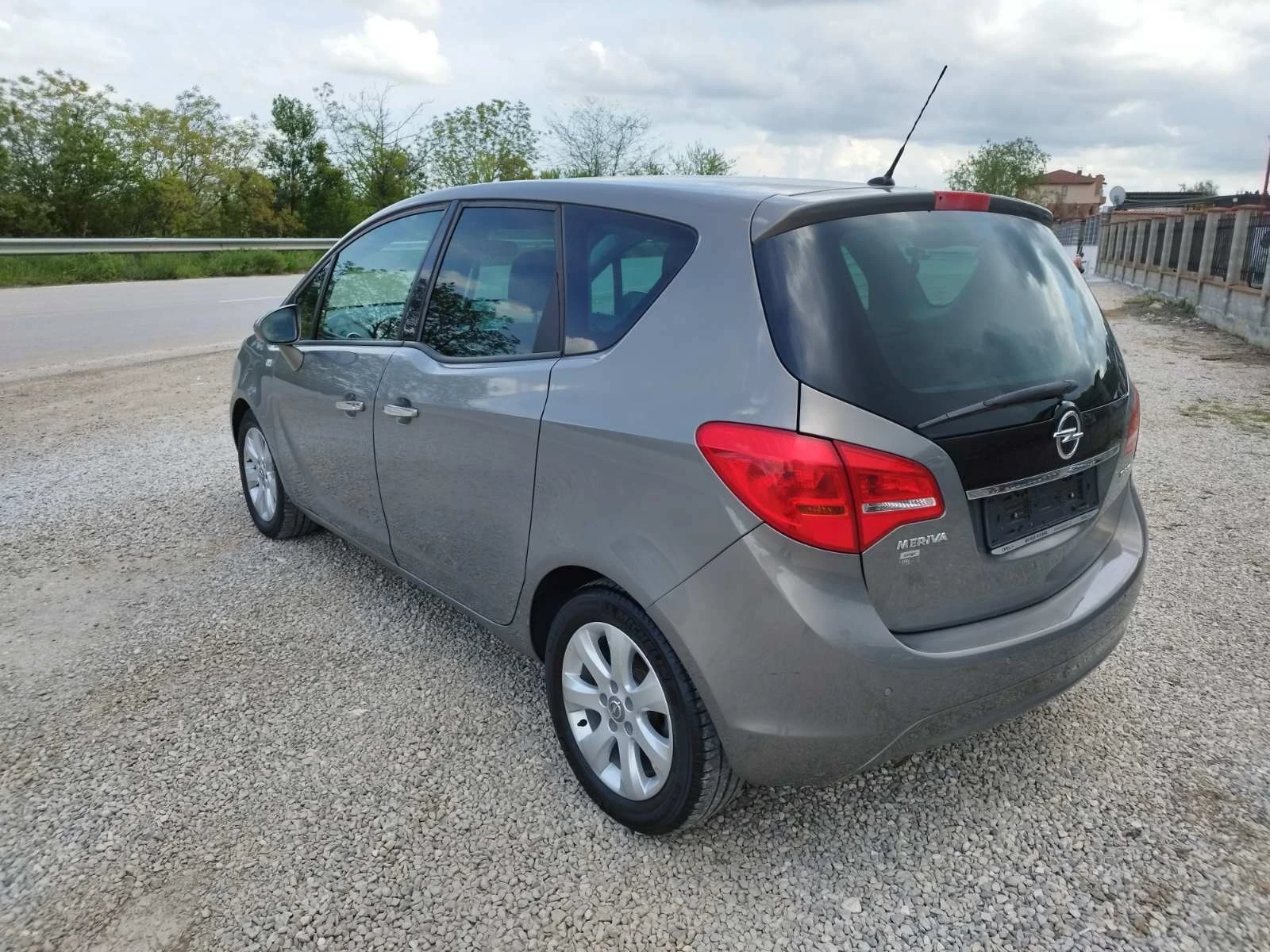 Opel Meriva 1.4 120 к.с. ЧИСТО НОВ - изображение 4