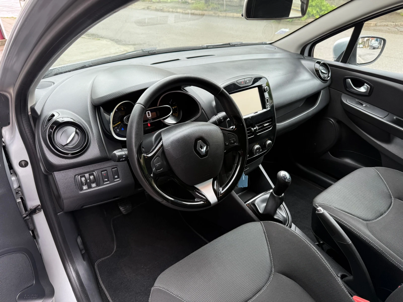Renault Clio  - изображение 8