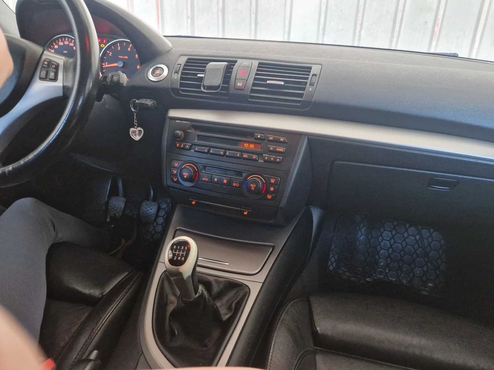 BMW 120 2, 0i - изображение 8