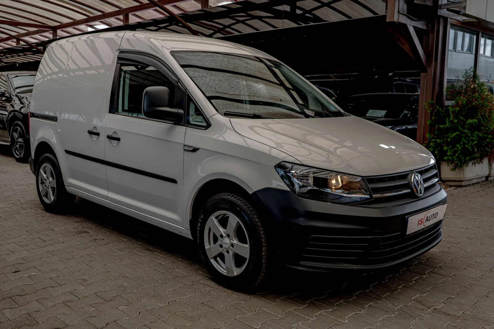 VW Caddy 2.0TDI/Товарен - изображение 2