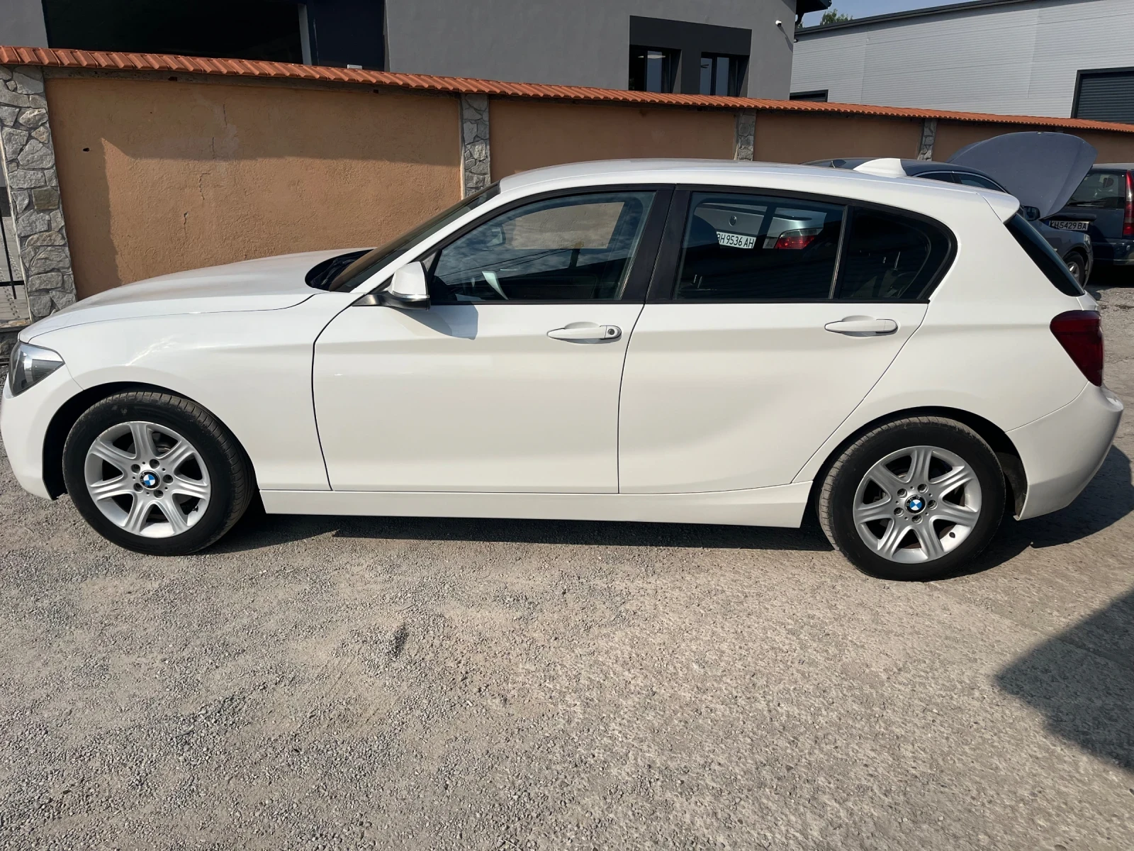 BMW 118 118D 143 Automatic - изображение 4