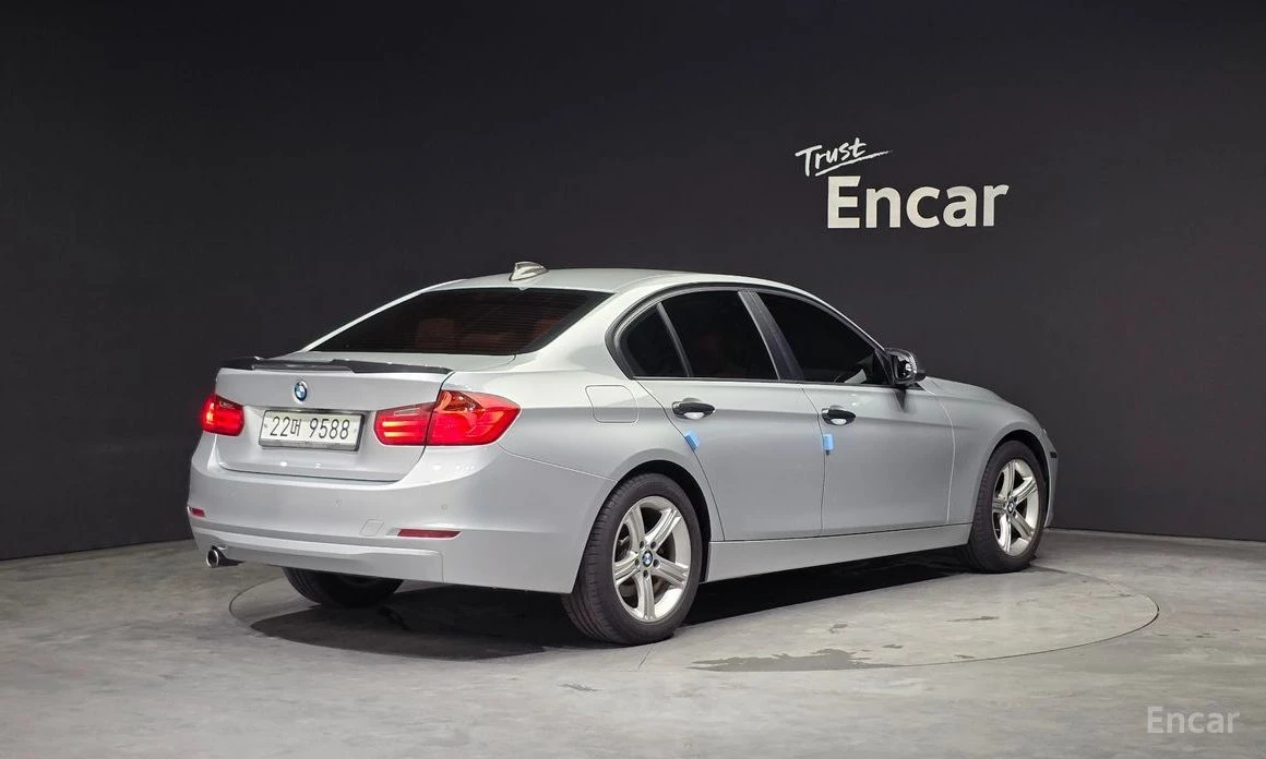 BMW 320  - изображение 2