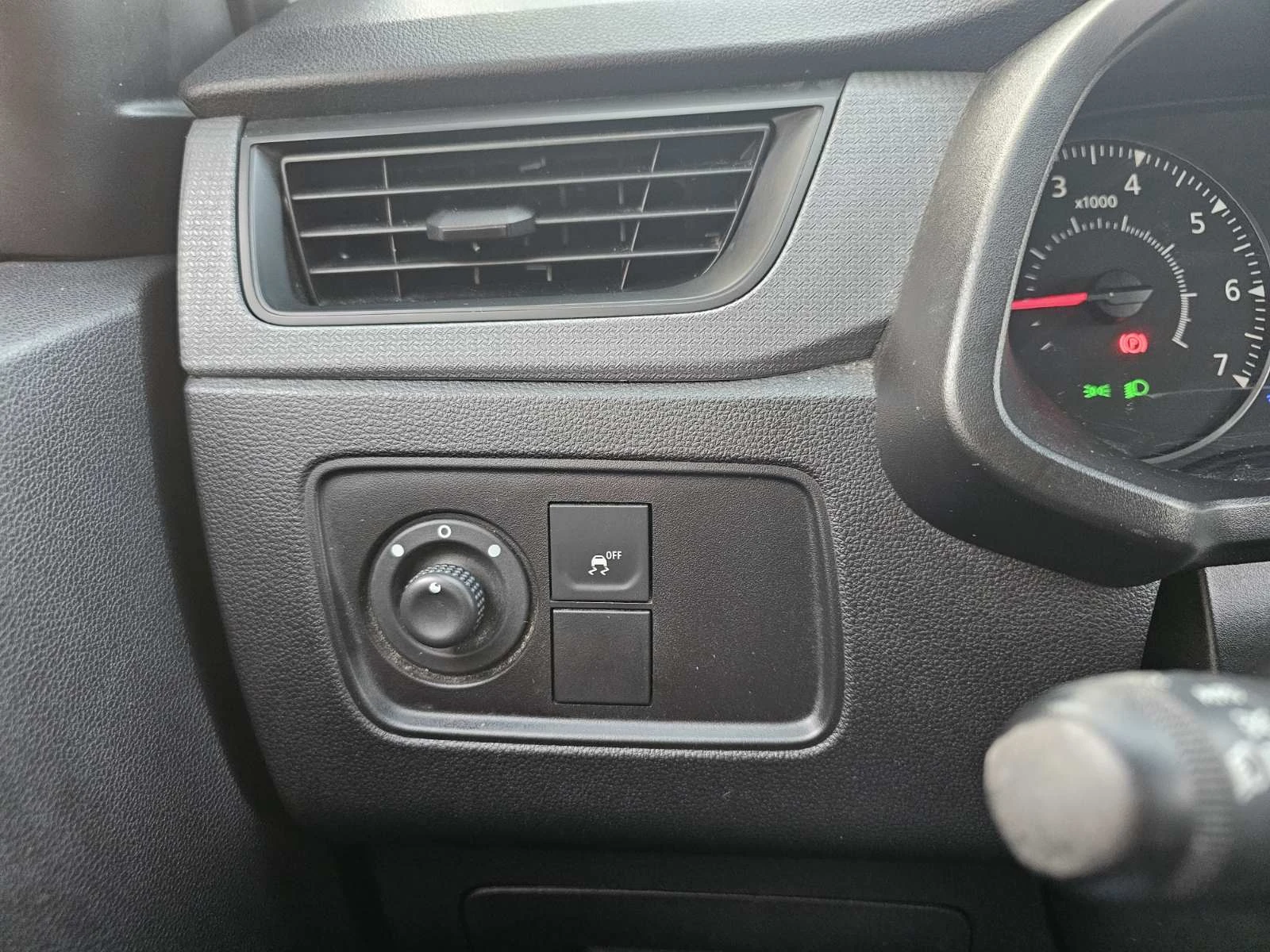 Renault Express dCi 95 к.с. Дизел Stop & Start - изображение 10