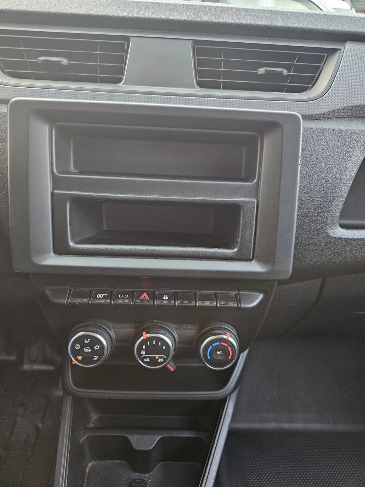 Renault Express dCi 95 �.�. ����� Stop & Start | Mobile.bg � ����������� 11