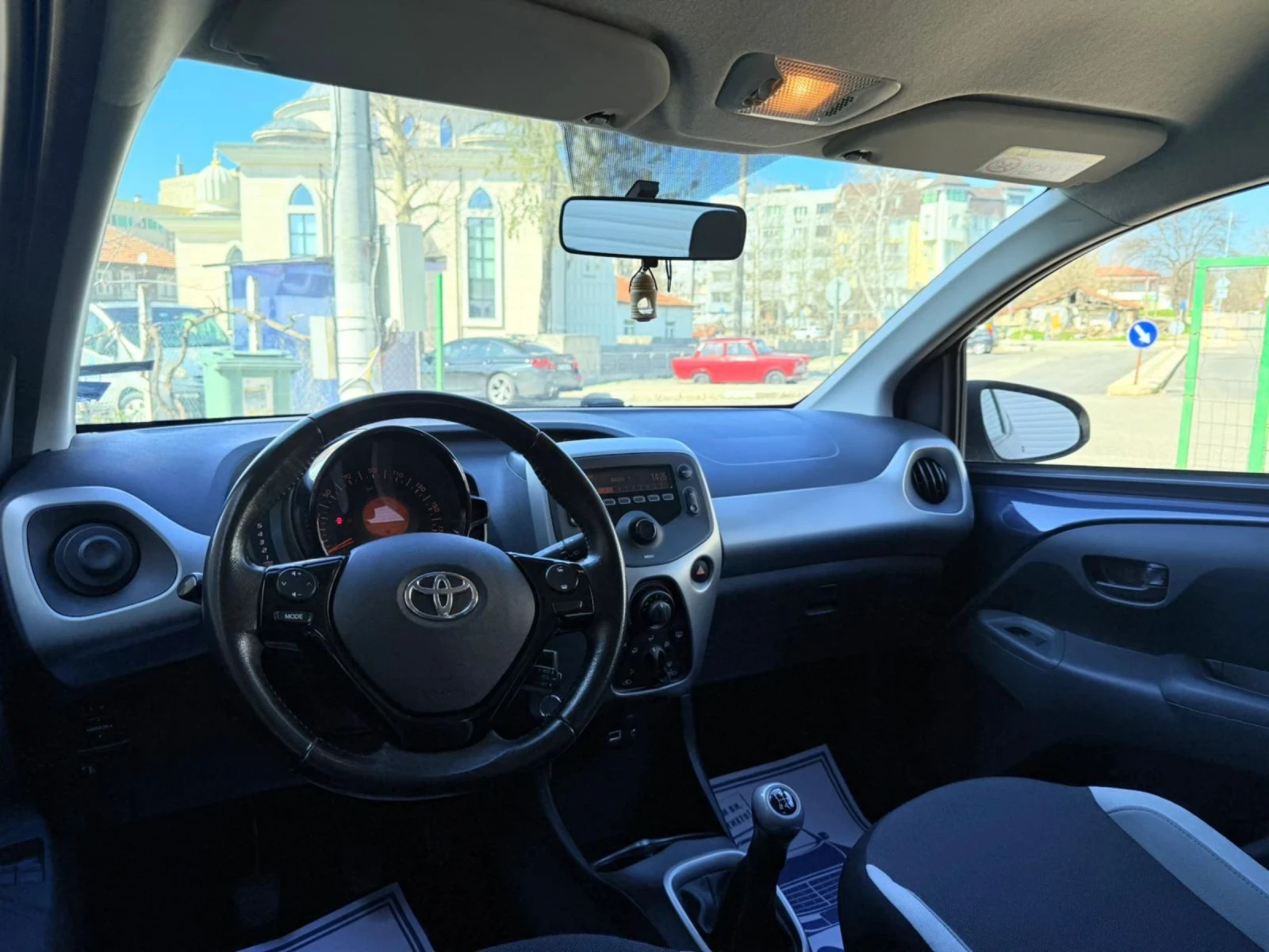 Toyota Aygo, снимка 8 - Автомобили и джипове - 54049478