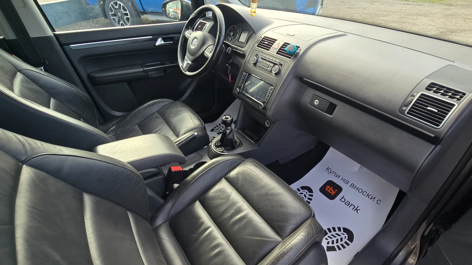 VW Touran 7местен* Кожа* Камера, снимка 17 - Автомобили и джипове - 54062012