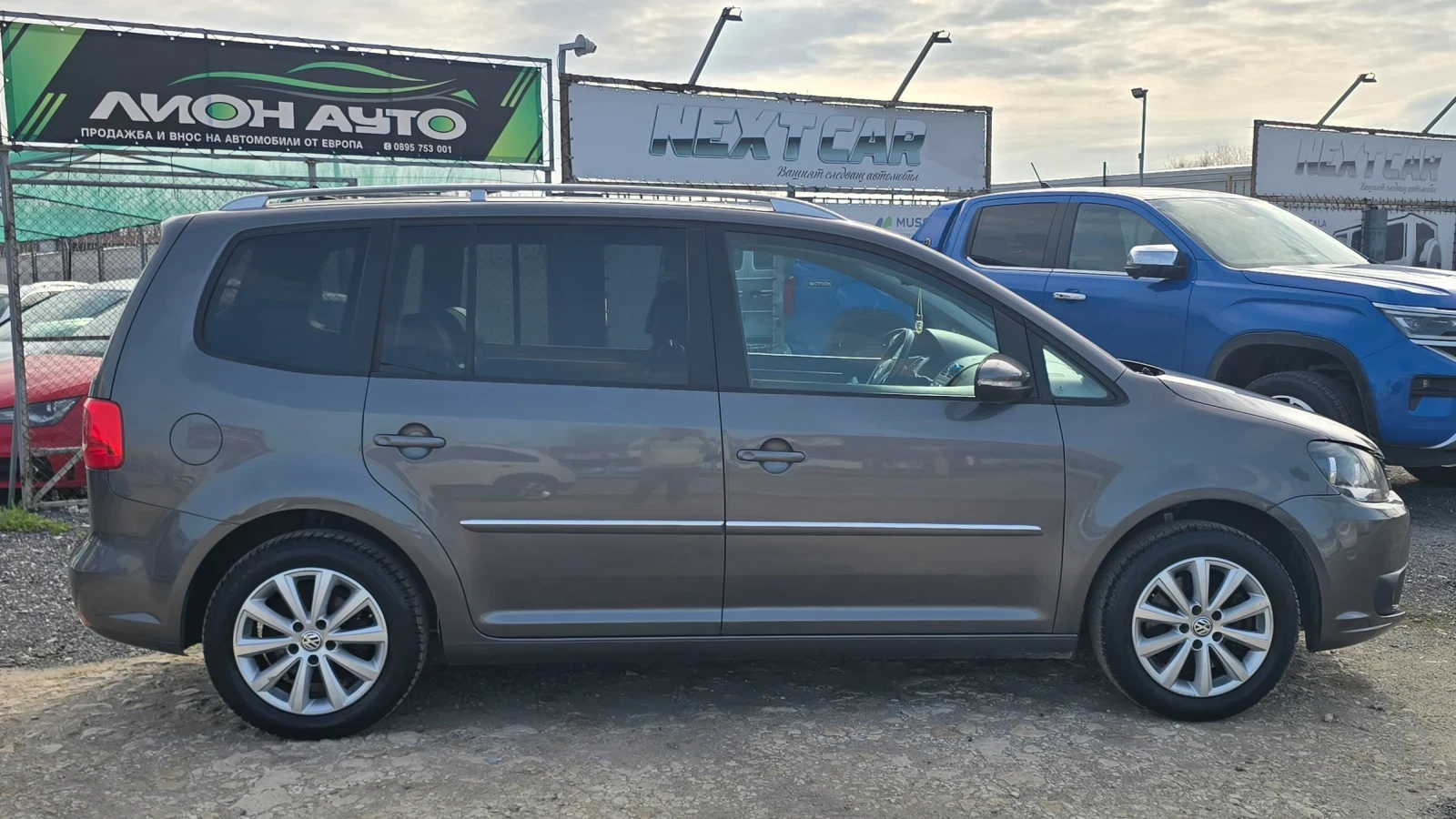 VW Touran 7местен* Кожа* Камера, снимка 10 - Автомобили и джипове - 54062012