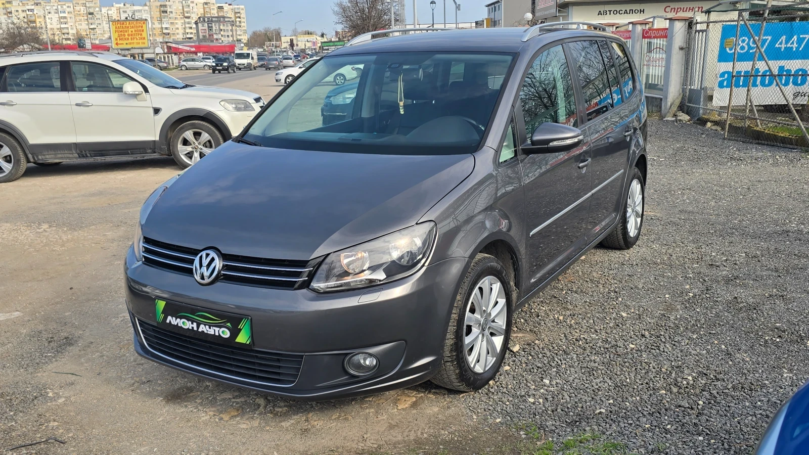 VW Touran 7местен* Кожа* Камера, снимка 3 - Автомобили и джипове - 54062012