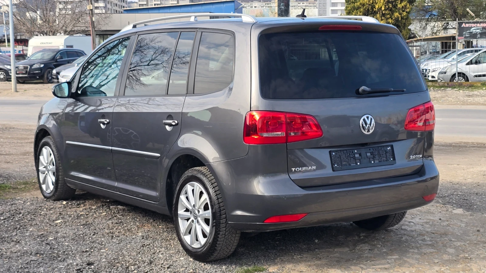 VW Touran 7местен* Кожа* Камера, снимка 6 - Автомобили и джипове - 54062012